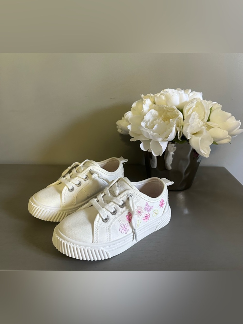 Kids White Canvas Sneakers with Pink Floral Embroidery